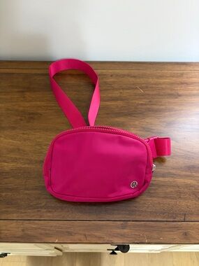 Hot pink lululemon bag